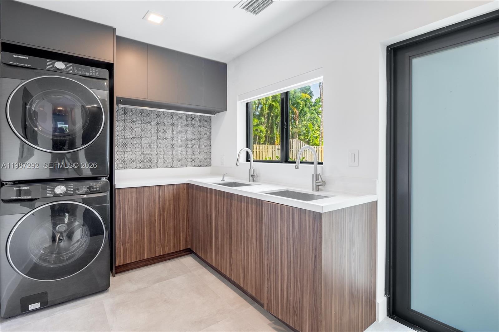 CUTLER BAY ESTATES - Residential