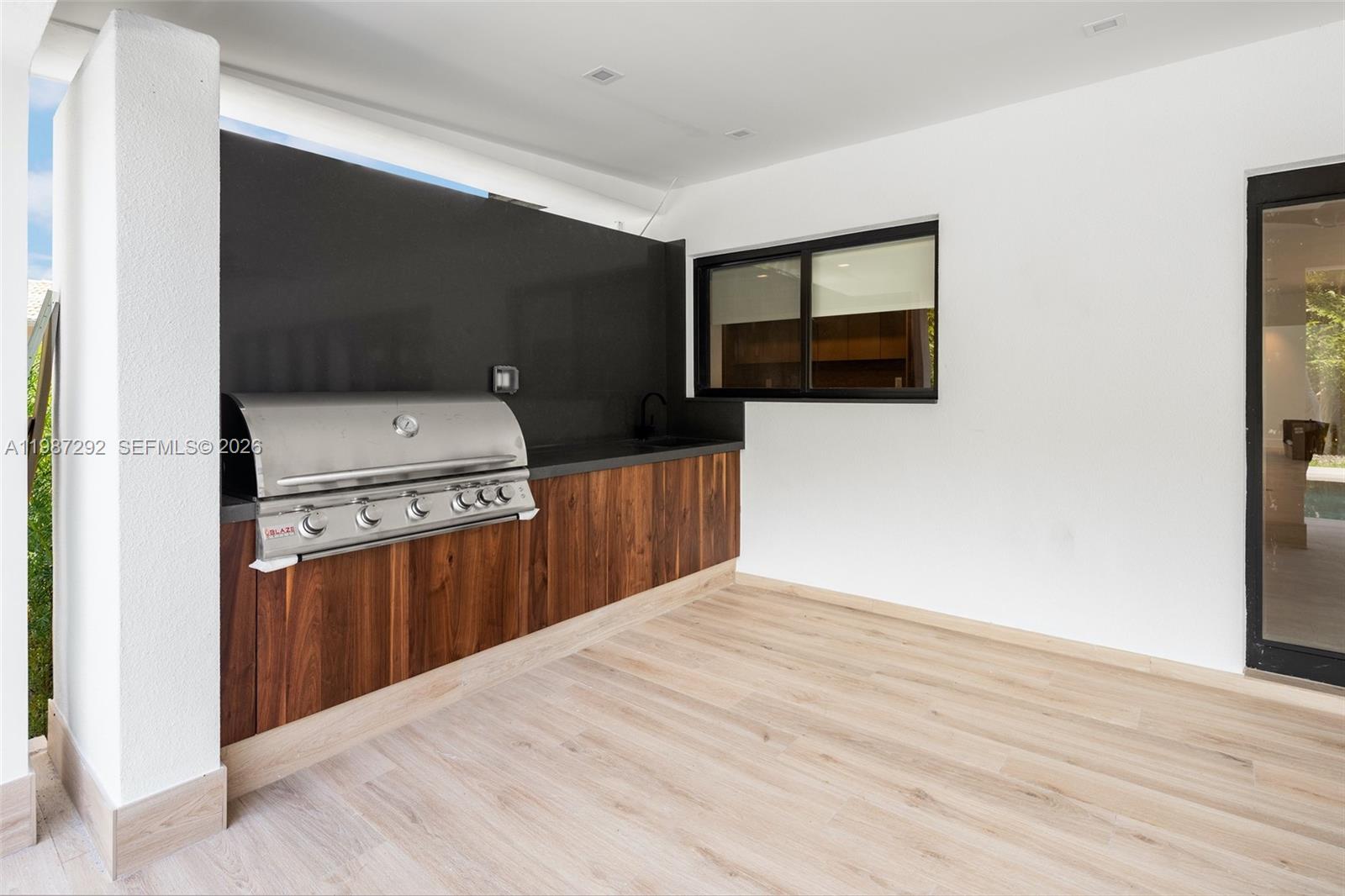 CUTLER BAY ESTATES - Residential