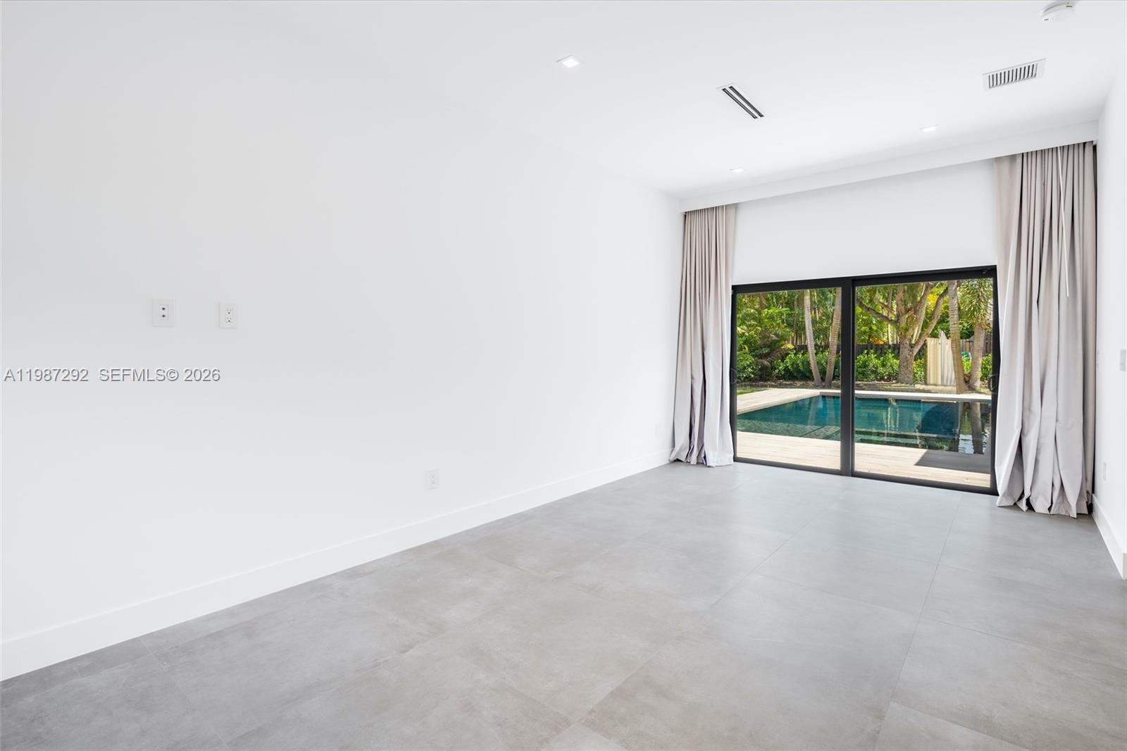 CUTLER BAY ESTATES - Residential