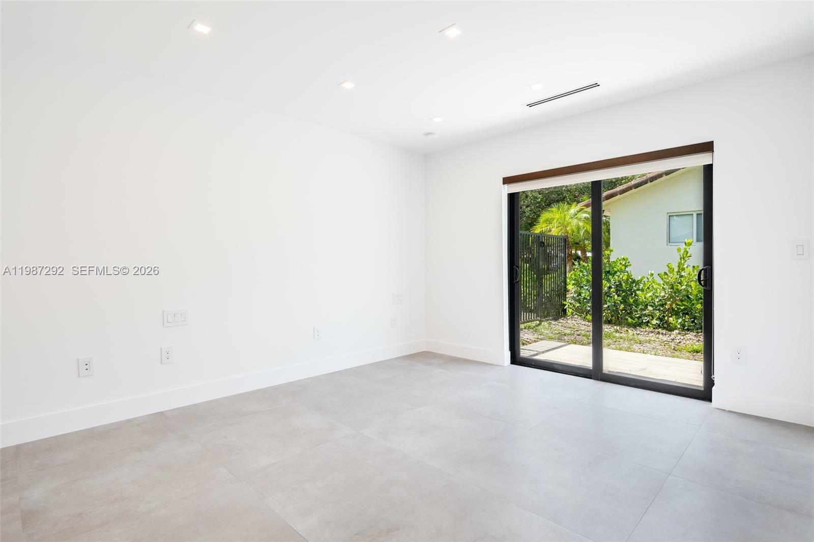 CUTLER BAY ESTATES - Residential