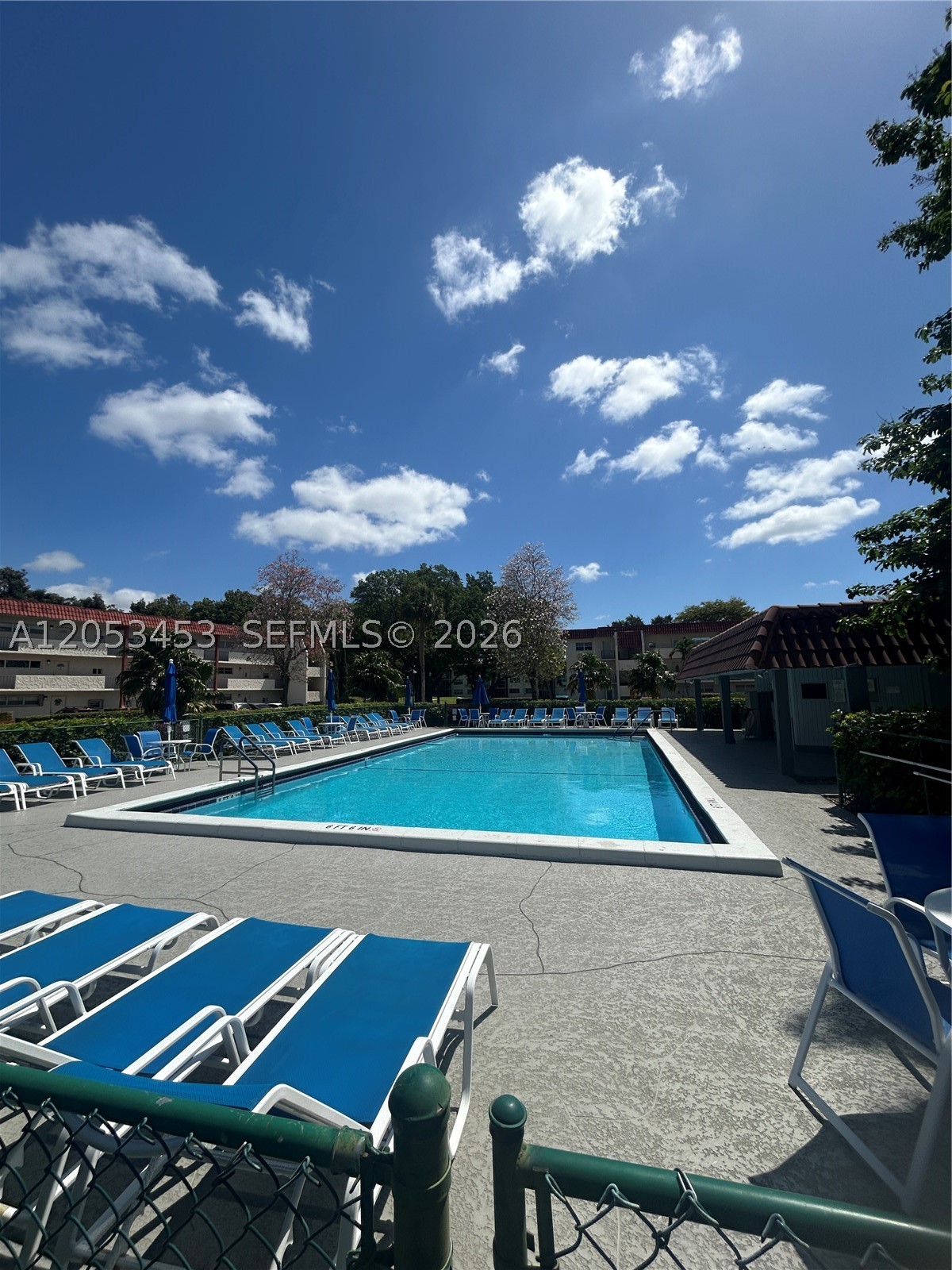 HOLLYBROOK GOLF - Residential