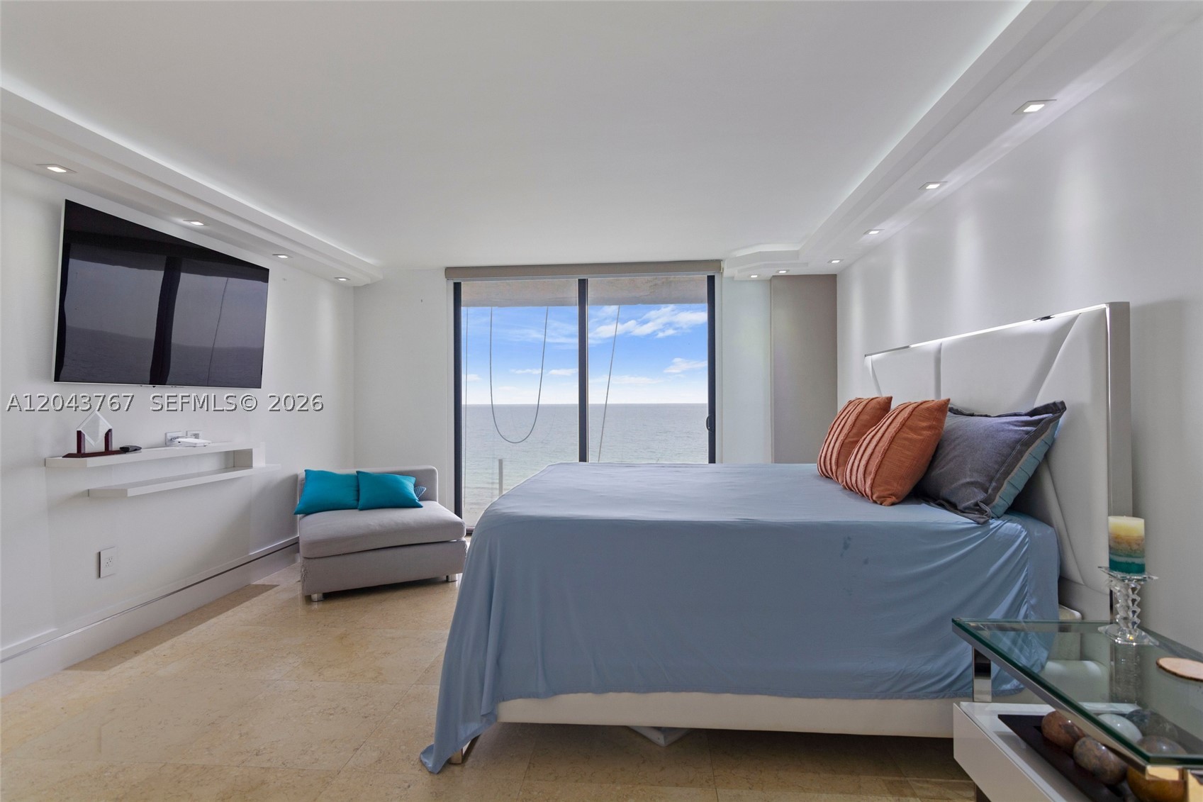 LE TRIANON CONDO - Residential Lease