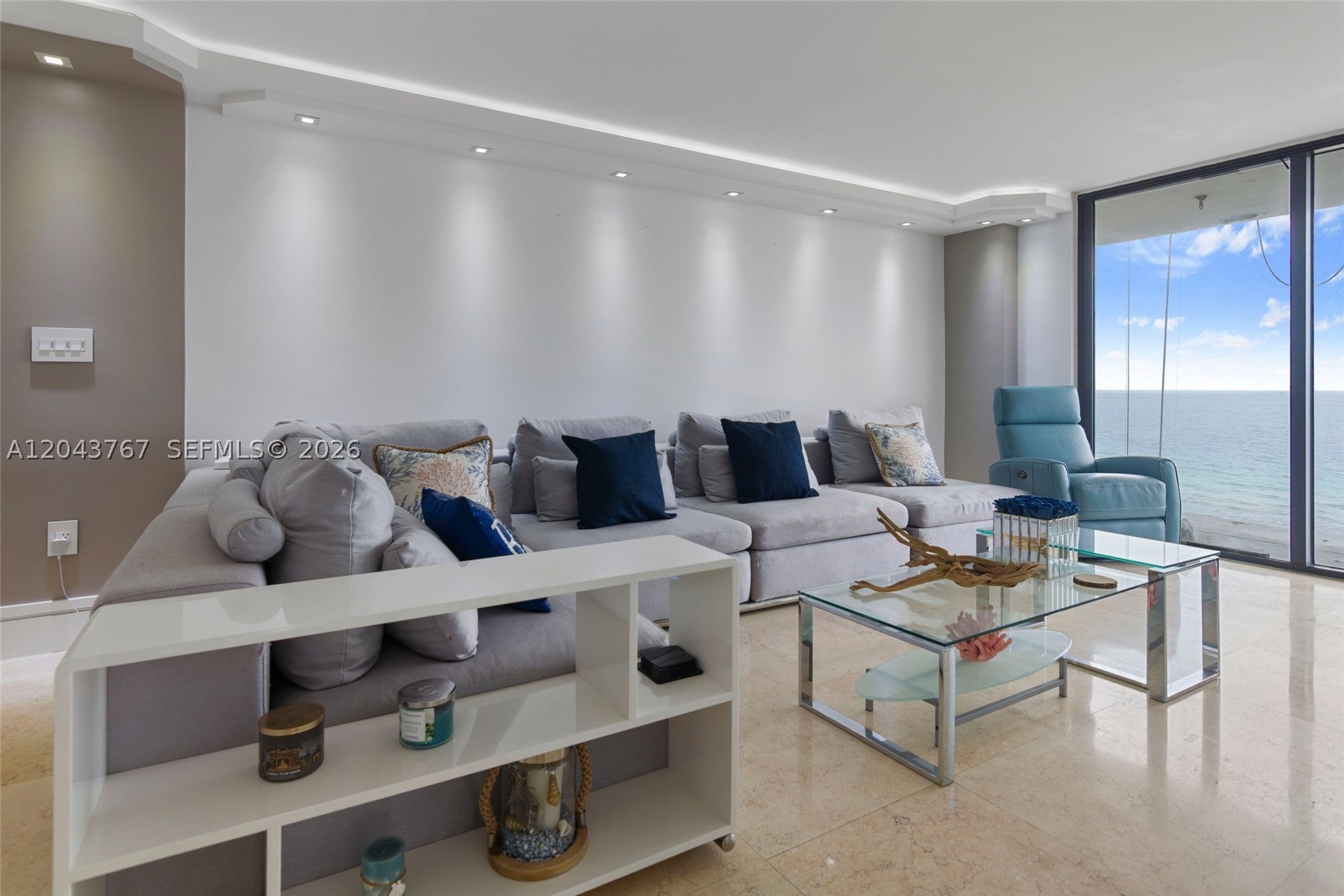 LE TRIANON CONDO - Residential Lease