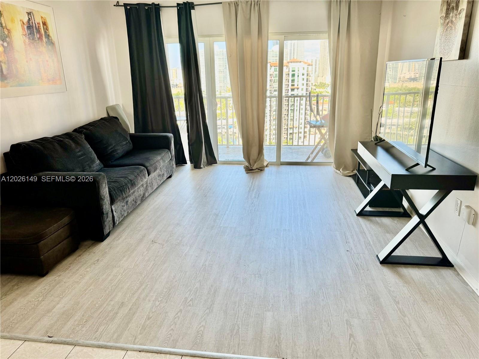 ARLEN HOUSE CONDO - Residential