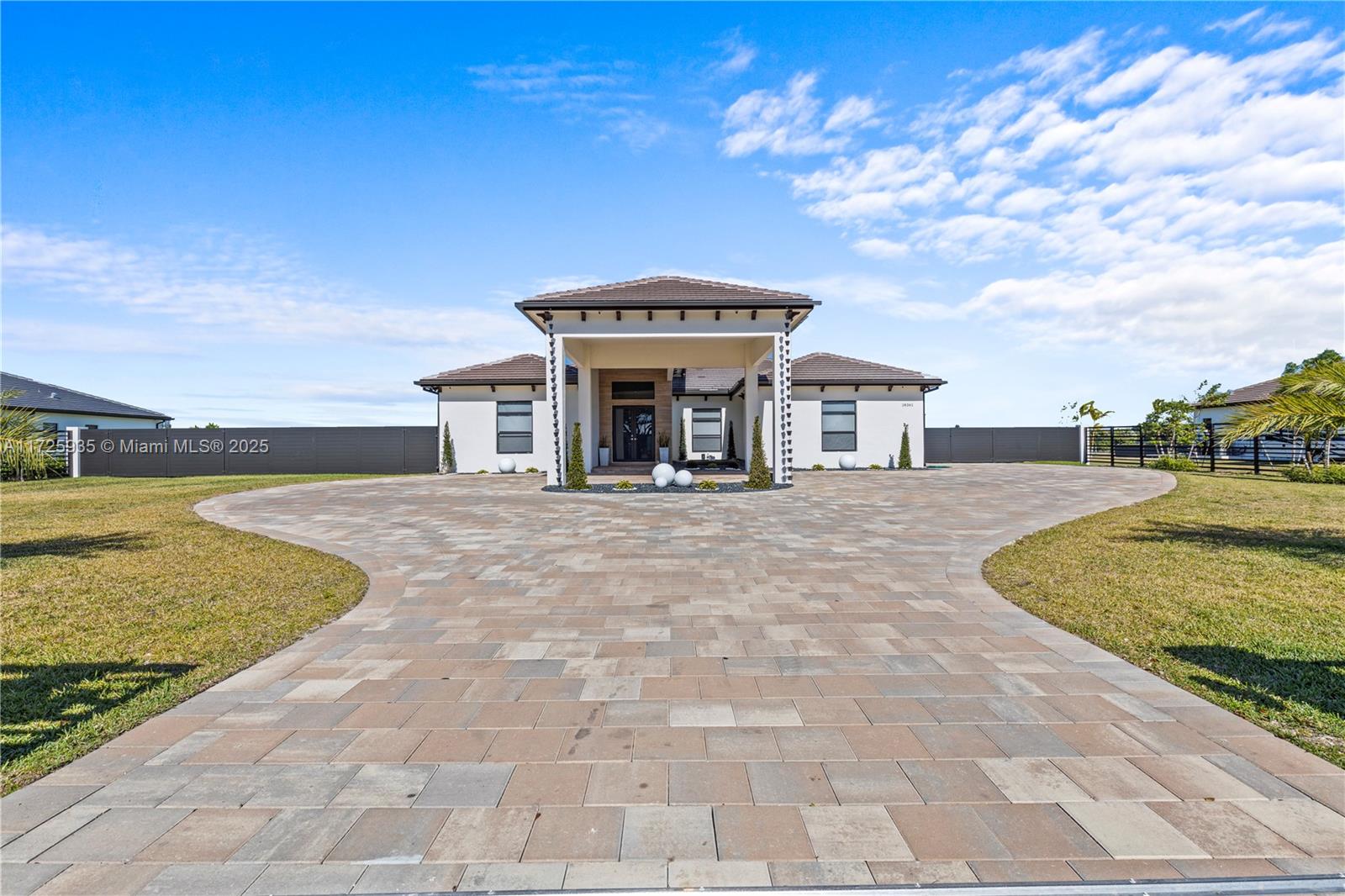 BONITA GROVE - Residential