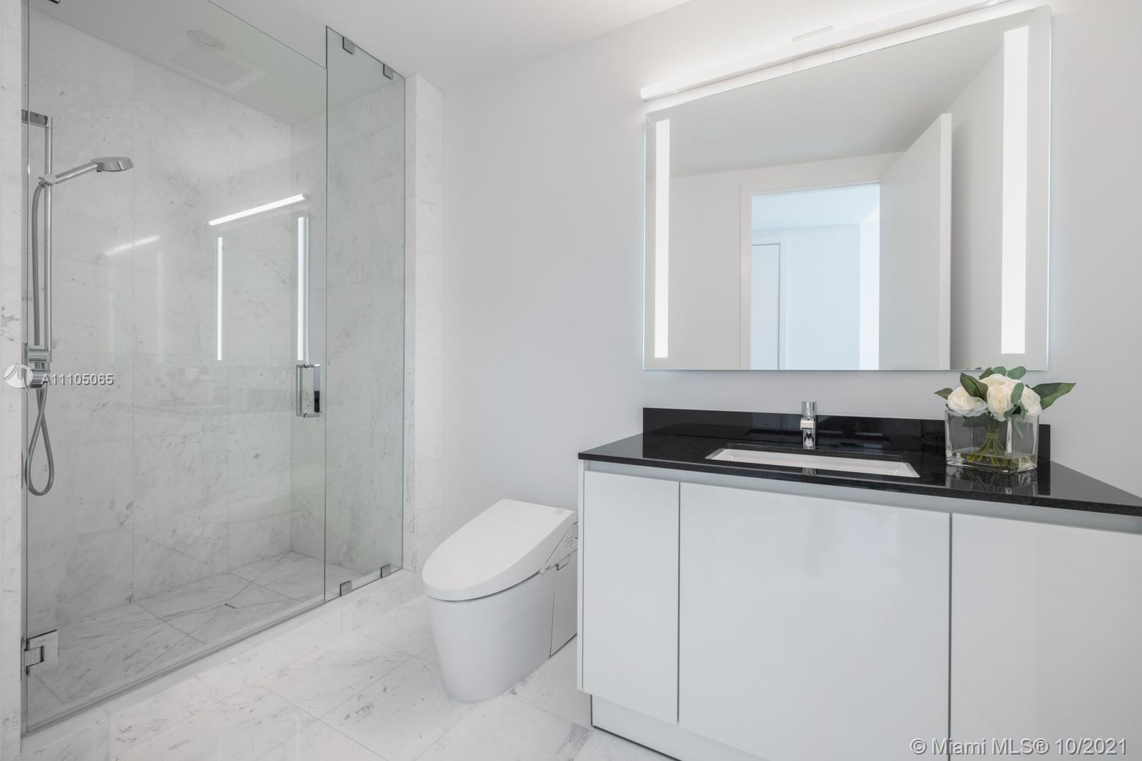 18555 COLLINS AVENUE COND - Residential