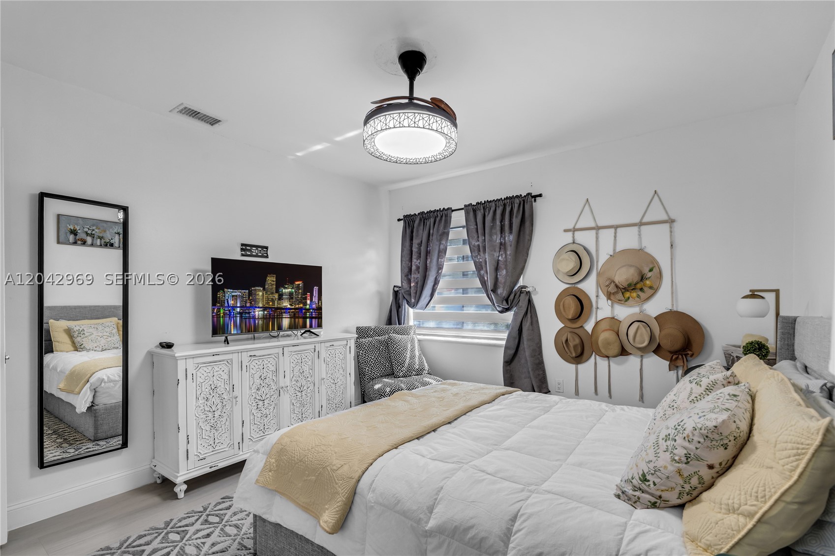 THE MOORS TOWNHOUSES - Residential