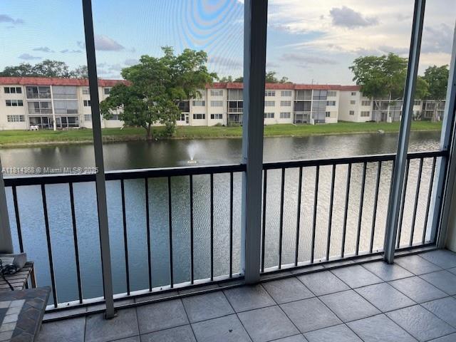Reduced!!! Great Opportunity in Hollybrook 55+ Community! 
Enjoy peaceful water views from this spacious 2-bedroom, 2-bath condo located on the 3rd floor. This well-maintained unit offers comfortable living in a vibrant 55+ community with exceptional amenities.

Don't miss your chance to live in a friendly, active adult community with everything you need just steps away!