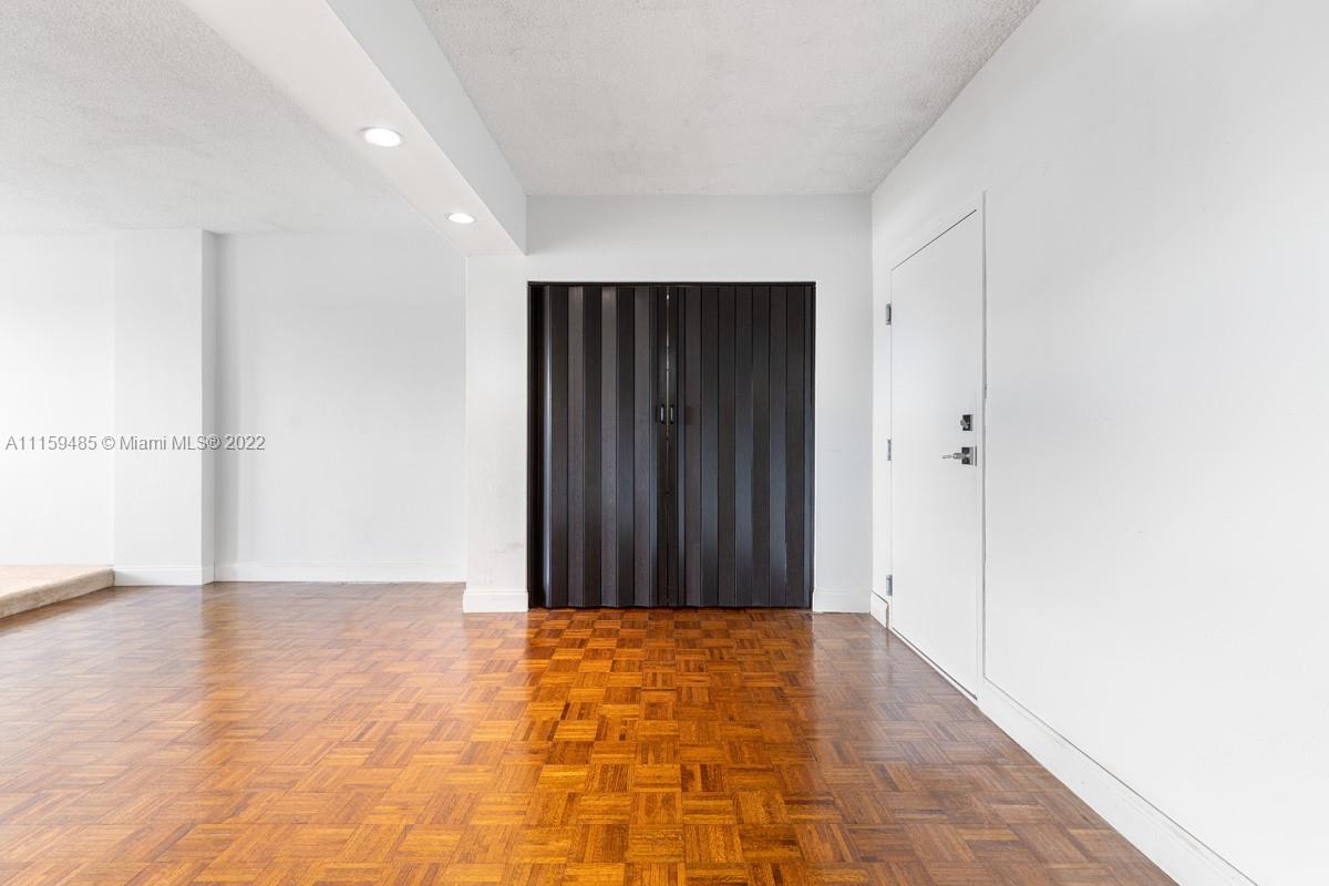 GABLES WATERWAY TOWERS CO - Residential
