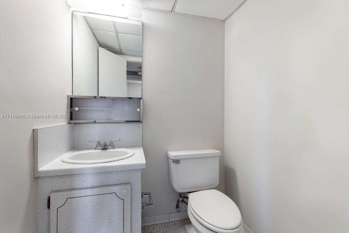 GABLES WATERWAY TOWERS CO - Residential