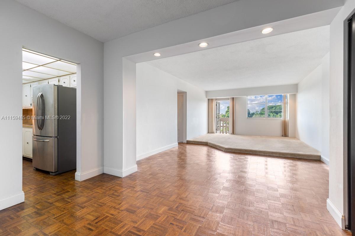 GABLES WATERWAY TOWERS CO - Residential