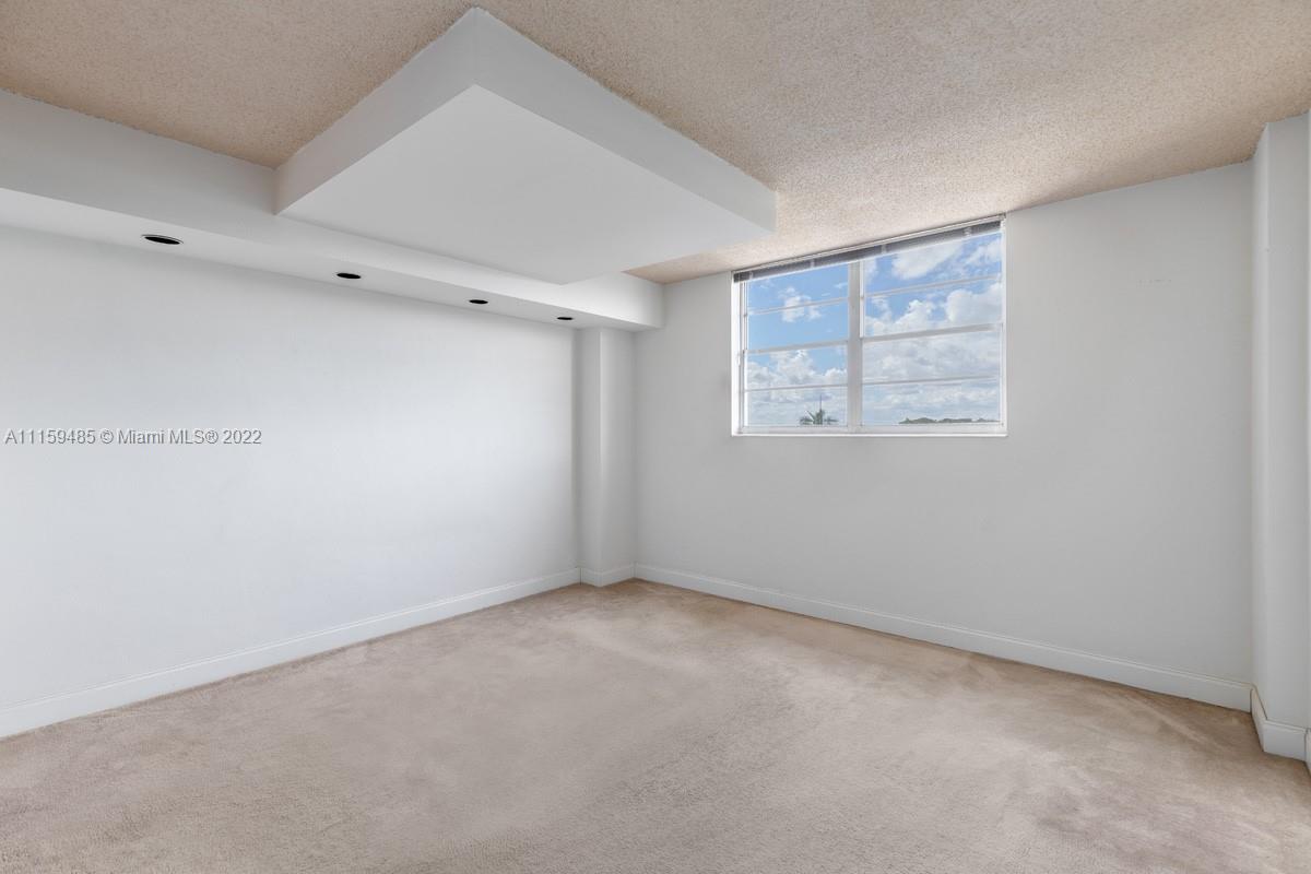 GABLES WATERWAY TOWERS CO - Residential
