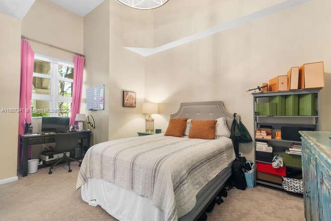 METROPOLITAN CONDO - Residential
