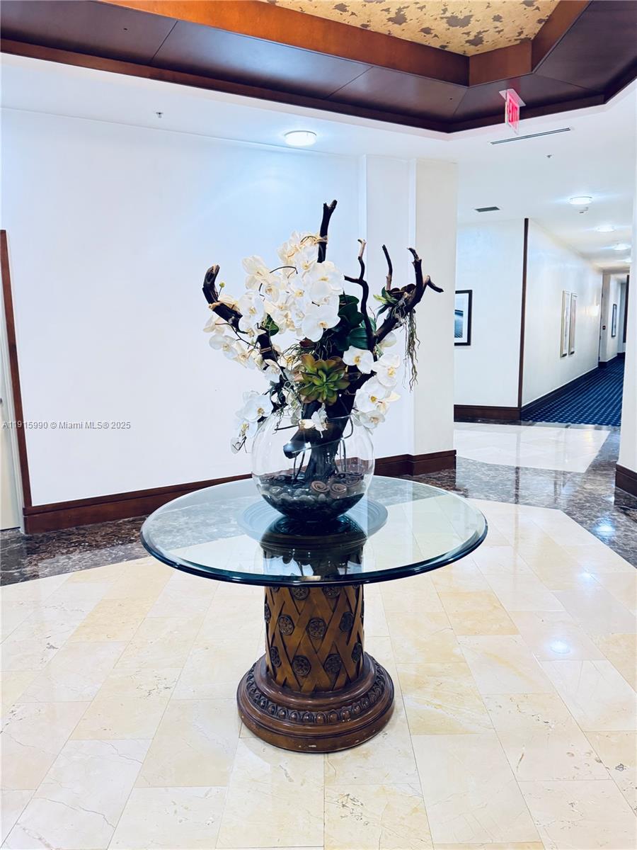 TURNBERRY ON THE GREEN CO - Residential