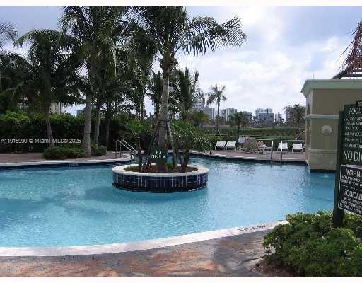 TURNBERRY ON THE GREEN CO - Residential