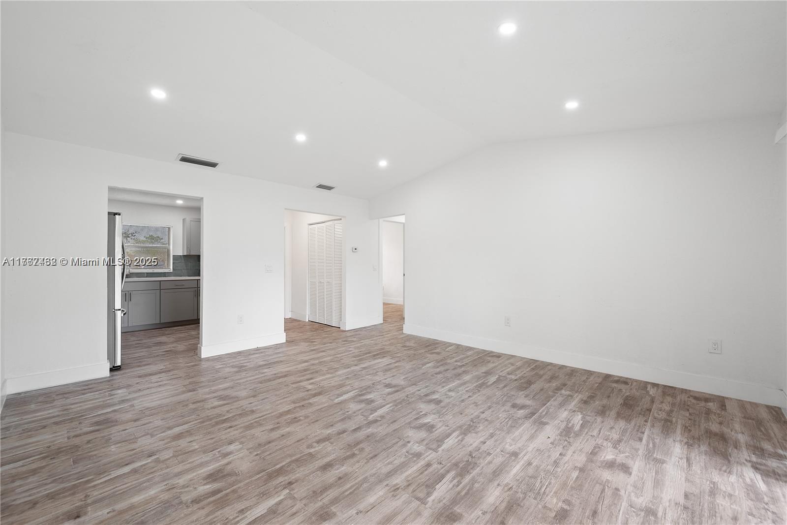 LESLIE ESTATES SEC FIVE - Residential Lease