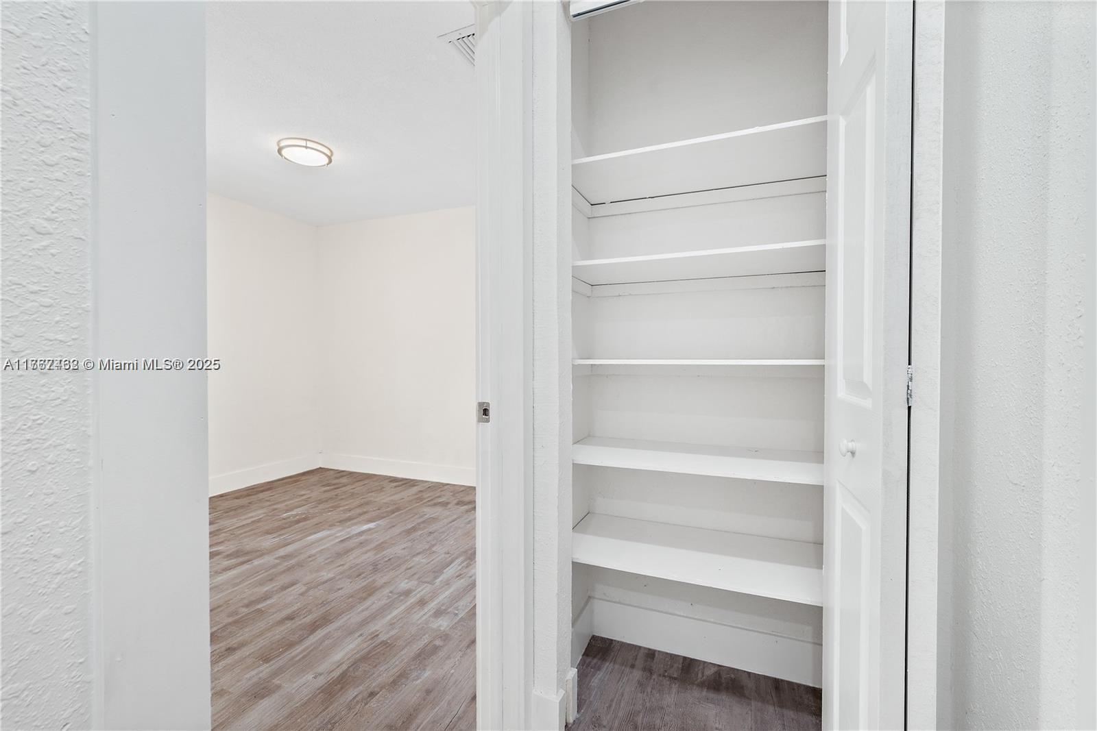 LESLIE ESTATES SEC FIVE - Residential Lease