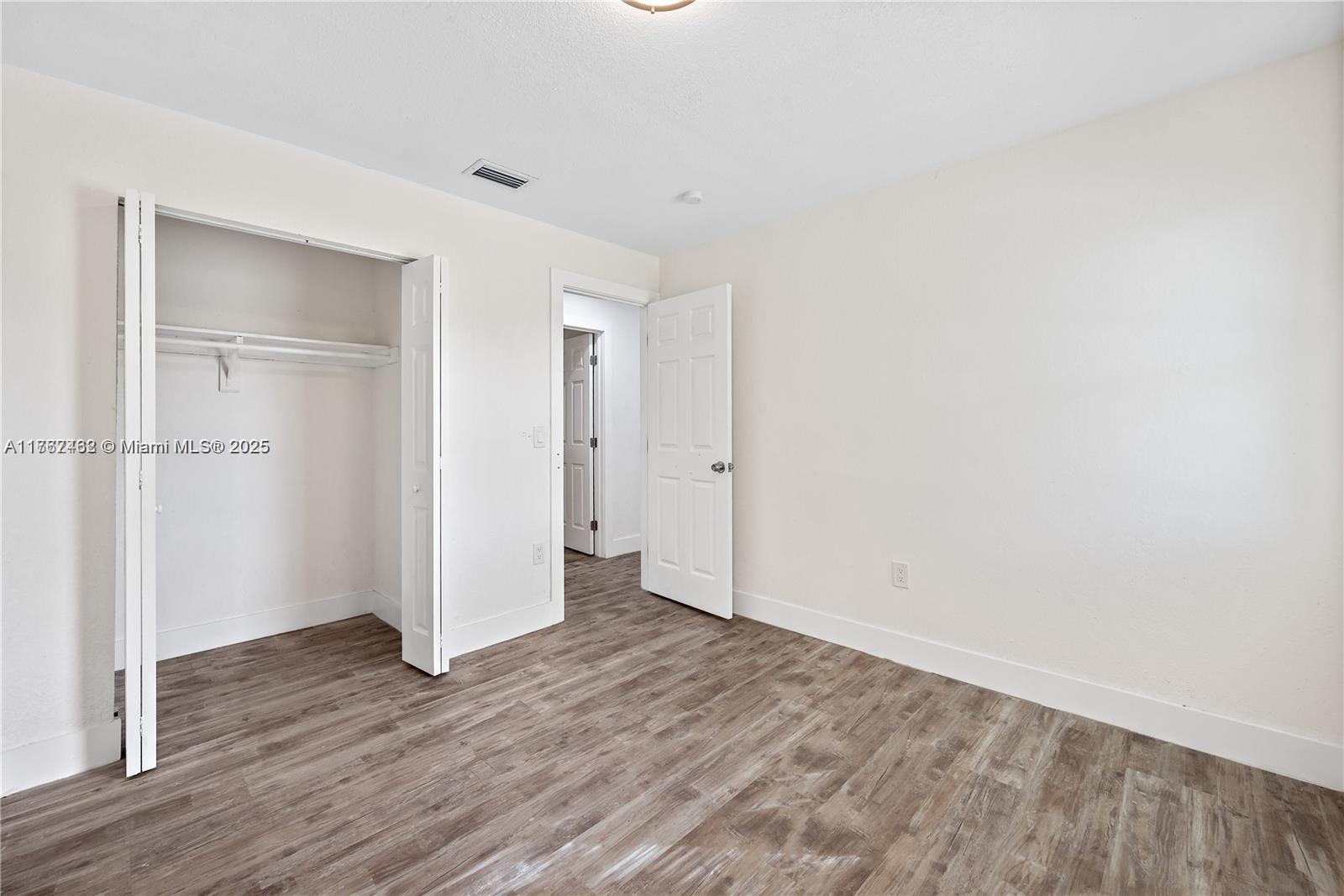 LESLIE ESTATES SEC FIVE - Residential Lease