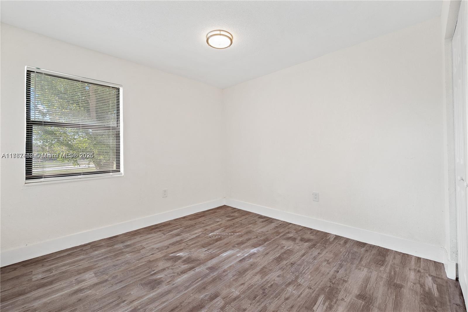 LESLIE ESTATES SEC FIVE - Residential Lease