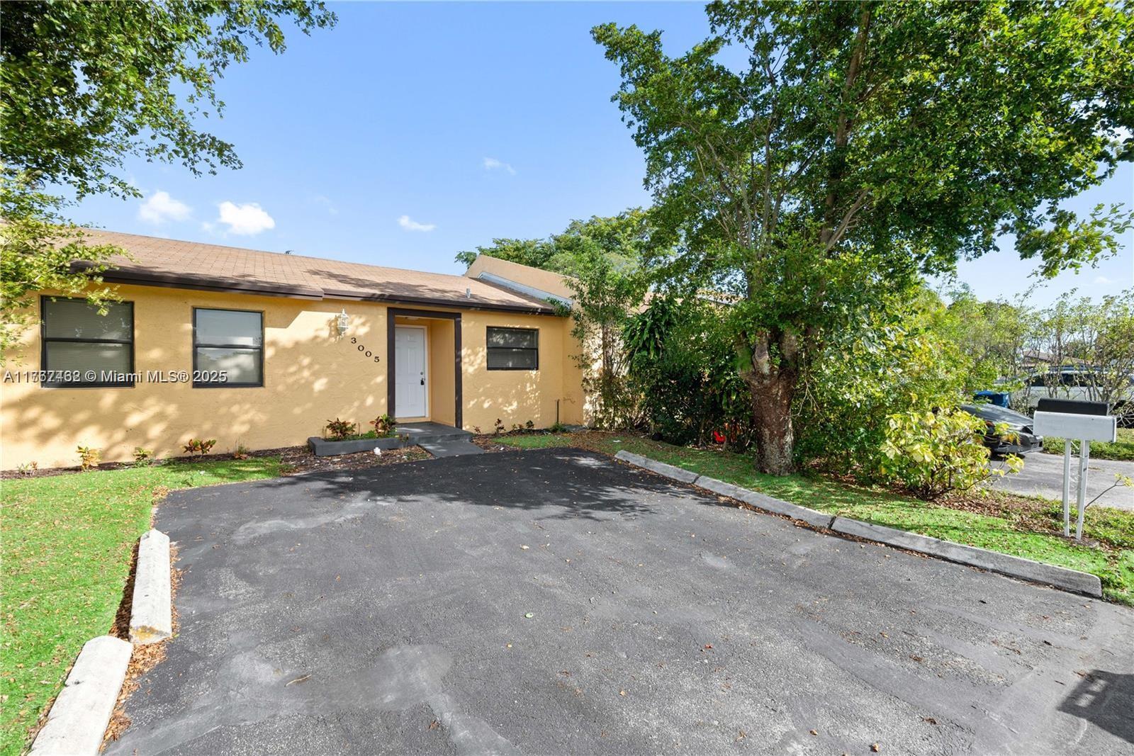 LESLIE ESTATES SEC FIVE - Residential Lease
