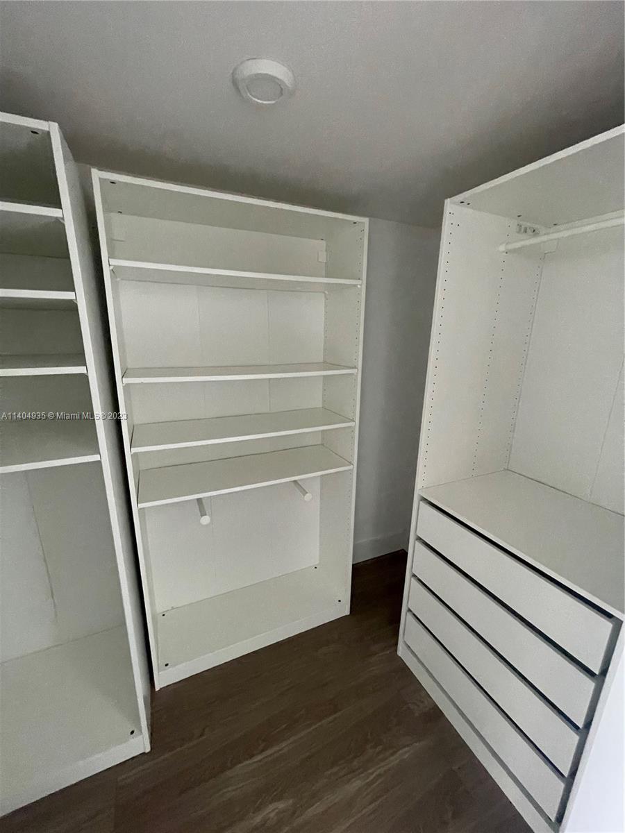 BAY HARBOR CLUB CONDO - Residential Lease