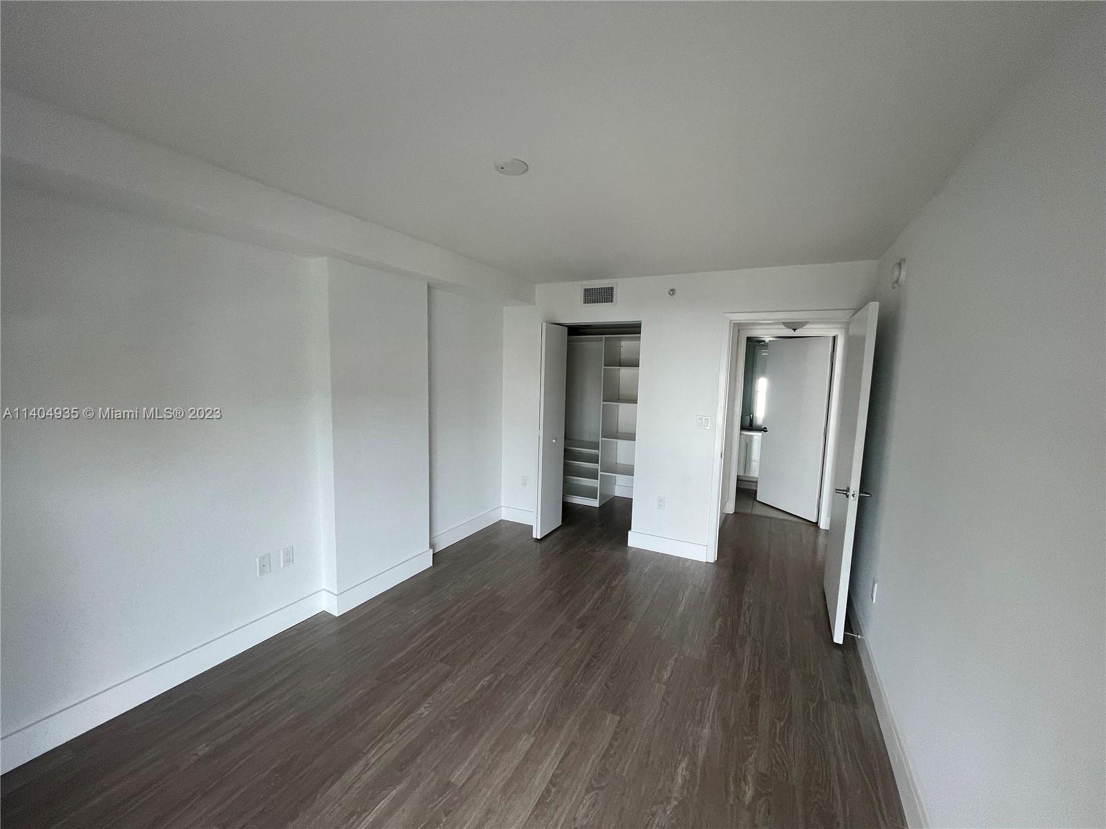 BAY HARBOR CLUB CONDO - Residential Lease