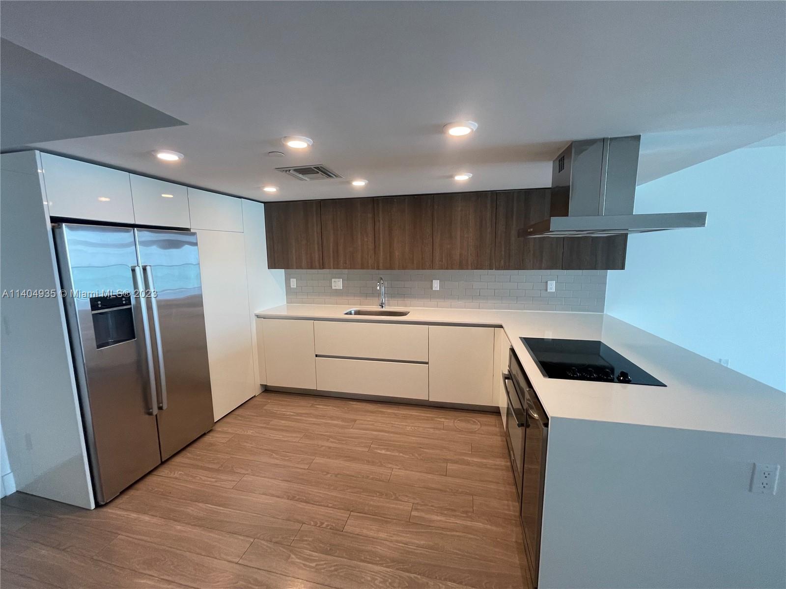 BAY HARBOR CLUB CONDO - Residential Lease