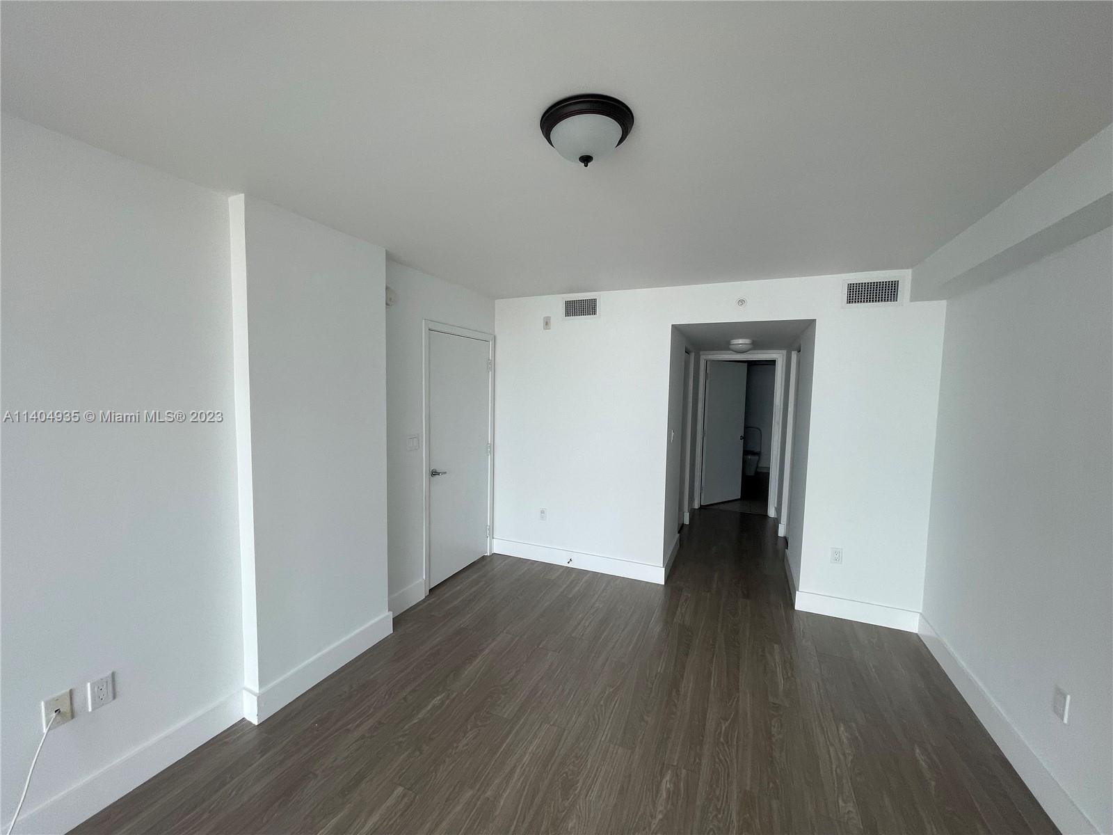 BAY HARBOR CLUB CONDO - Residential Lease