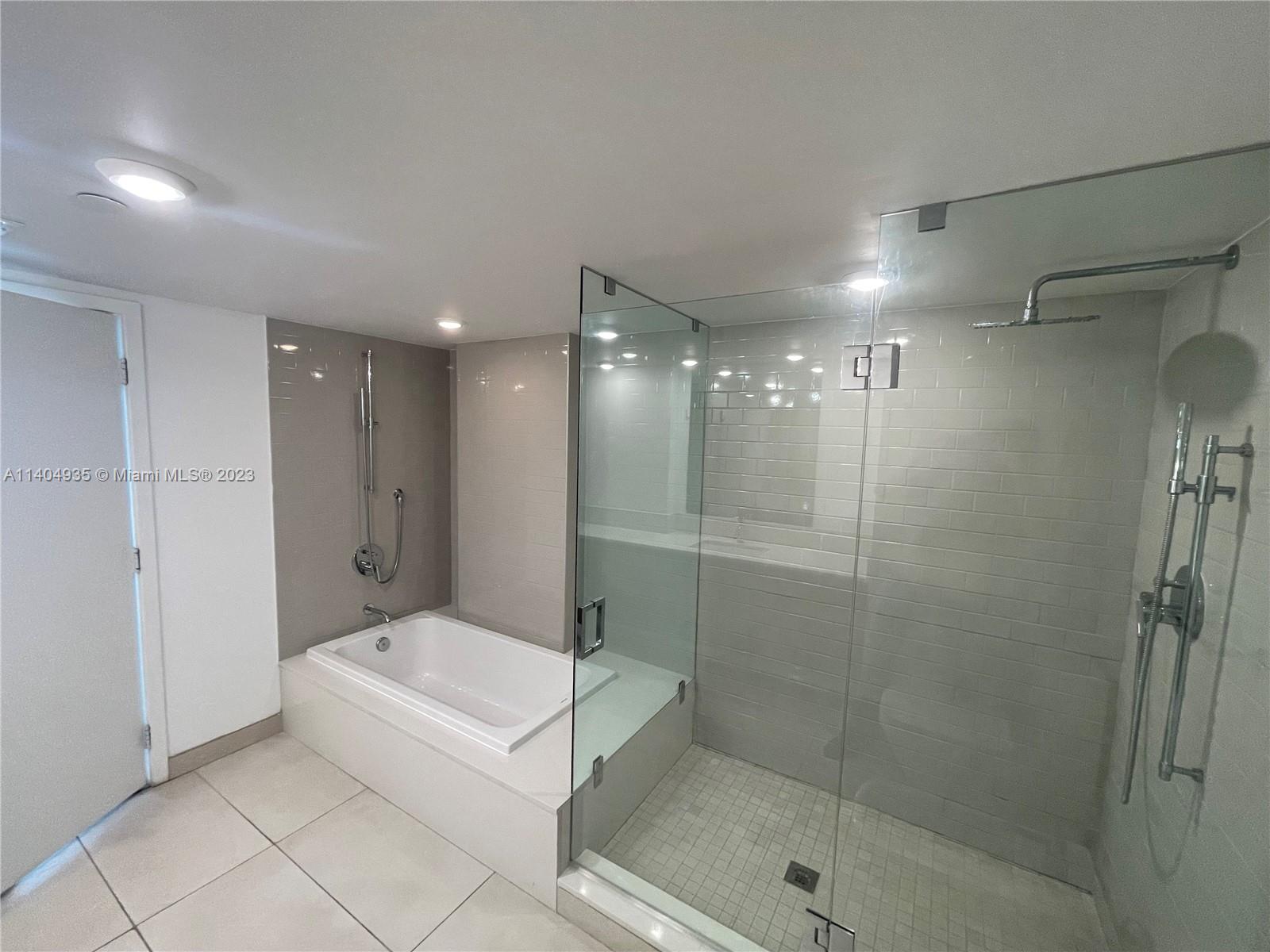 BAY HARBOR CLUB CONDO - Residential Lease