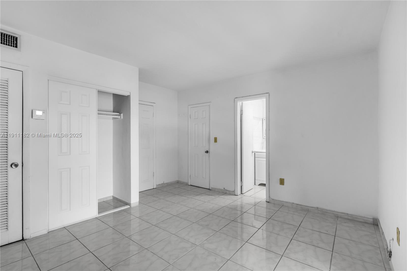 THE KENSINGTON CONDO - Residential