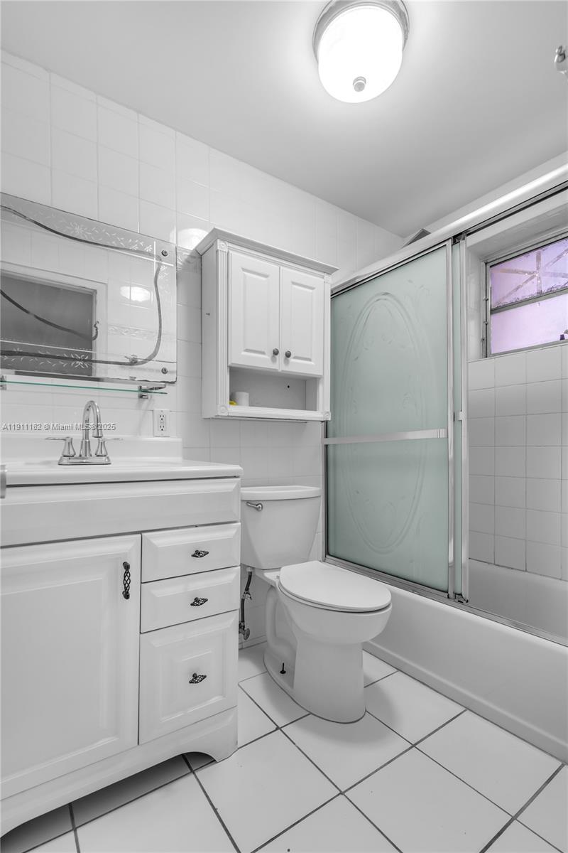 THE KENSINGTON CONDO - Residential