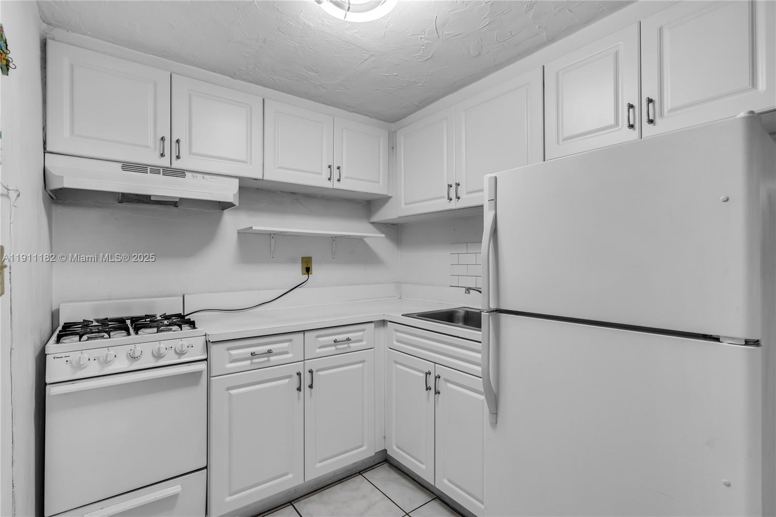 THE KENSINGTON CONDO - Residential