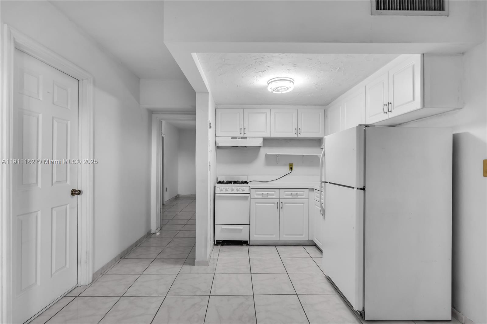 THE KENSINGTON CONDO - Residential