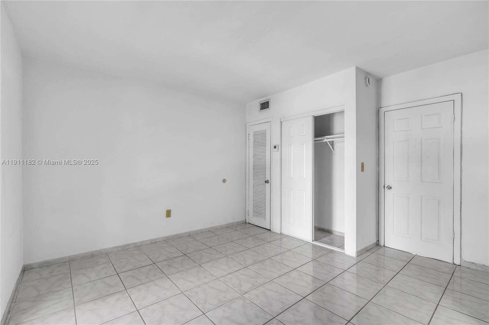 THE KENSINGTON CONDO - Residential