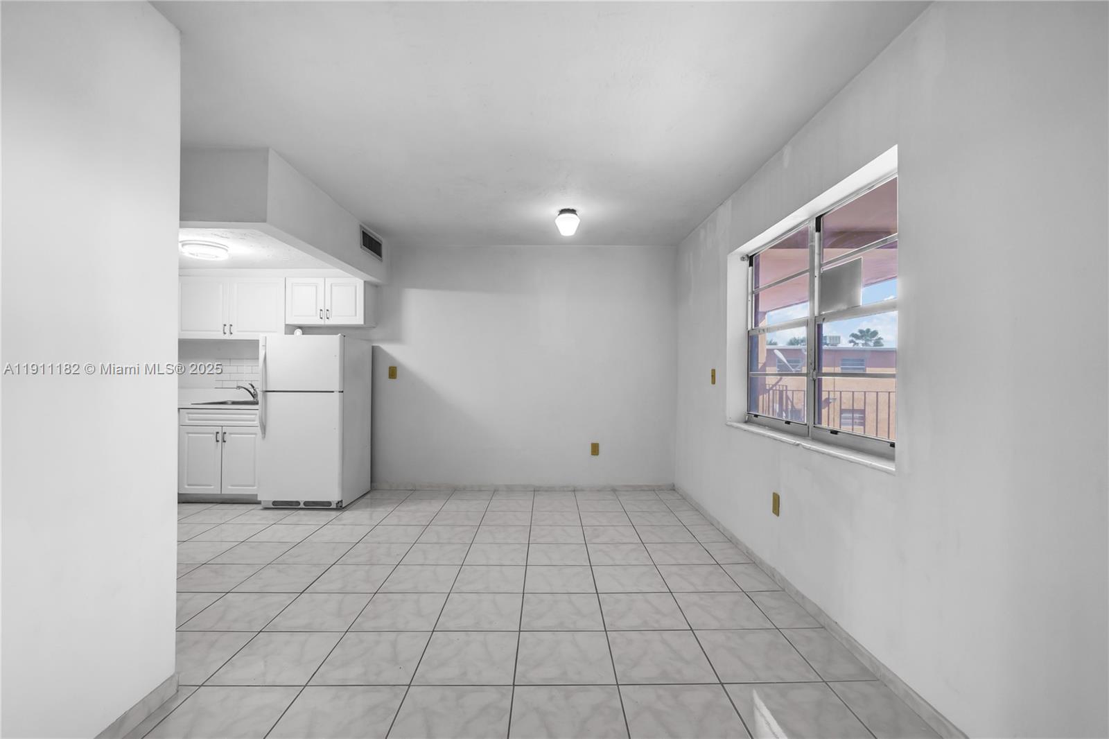 THE KENSINGTON CONDO - Residential