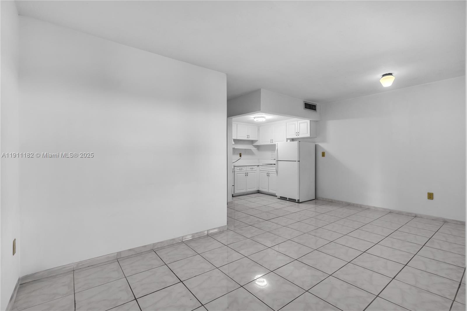 THE KENSINGTON CONDO - Residential