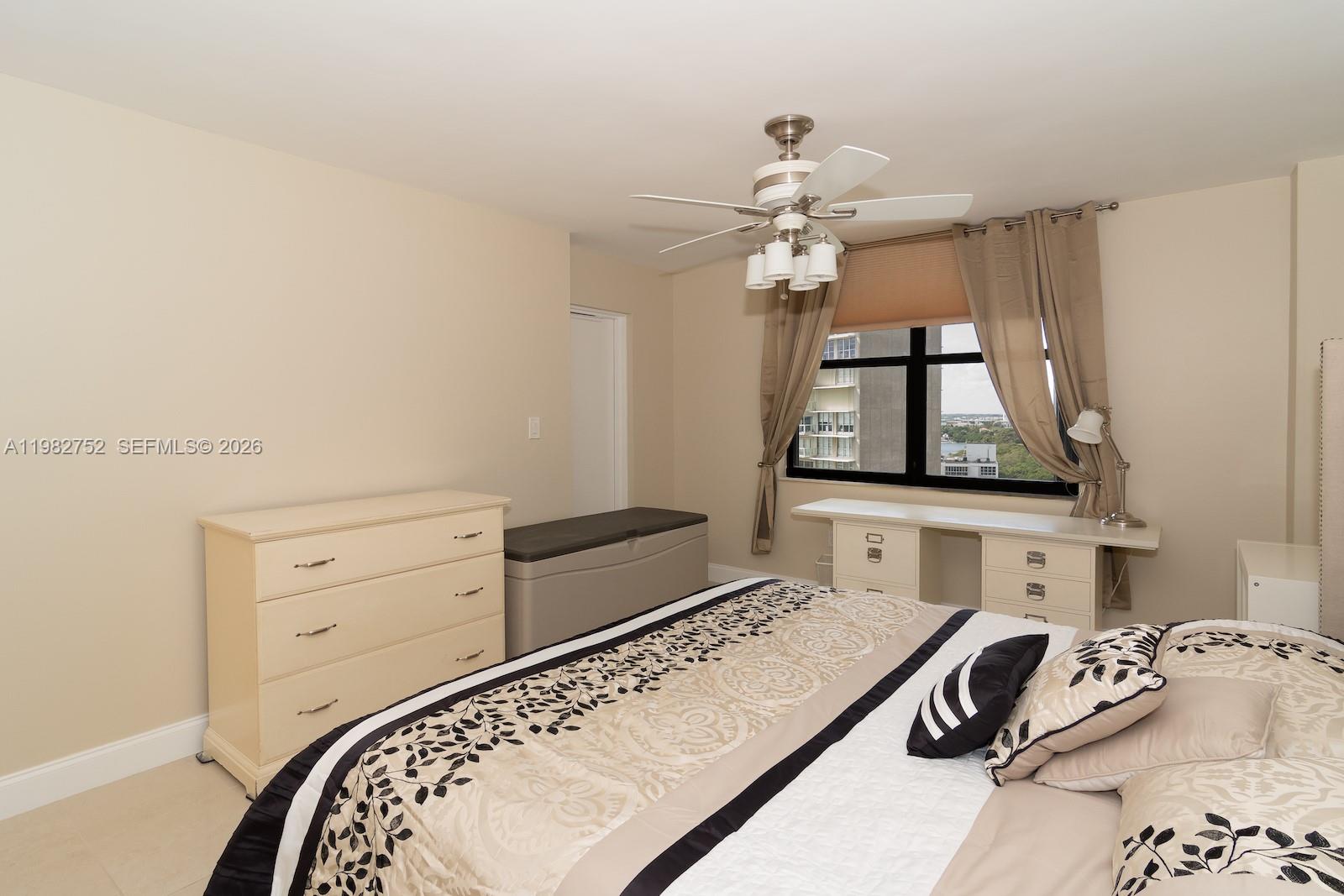 BRICKELL BAY CLUB CONDO - Residential