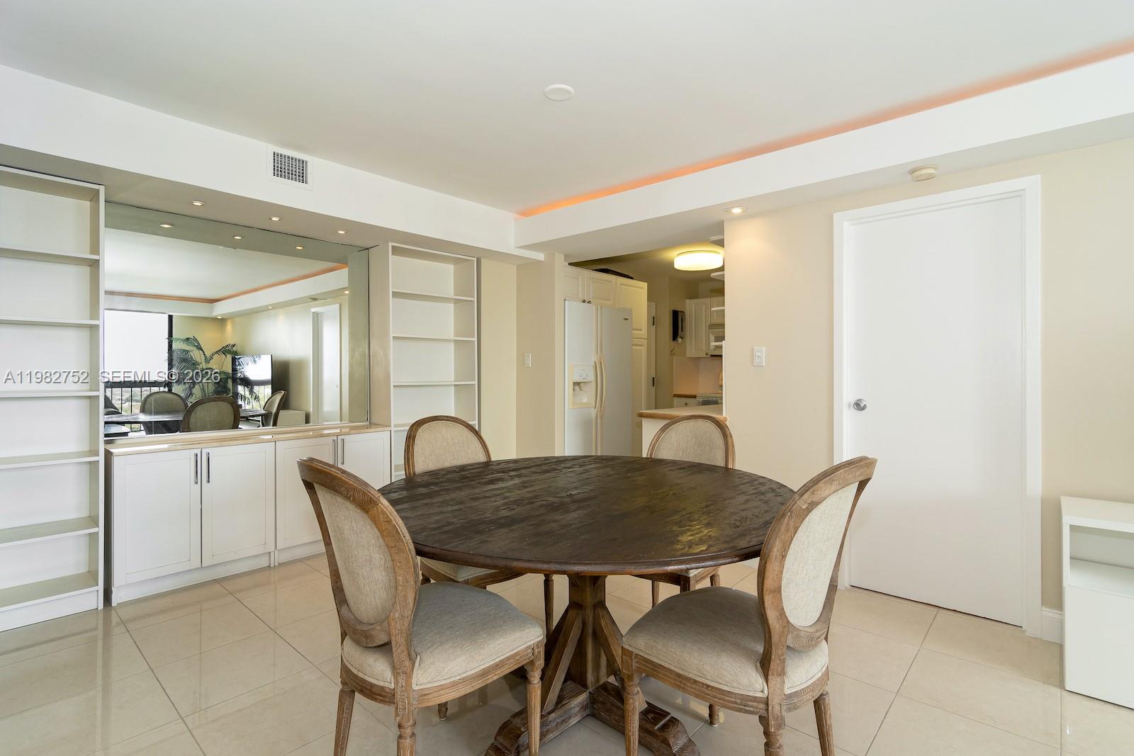 BRICKELL BAY CLUB CONDO - Residential