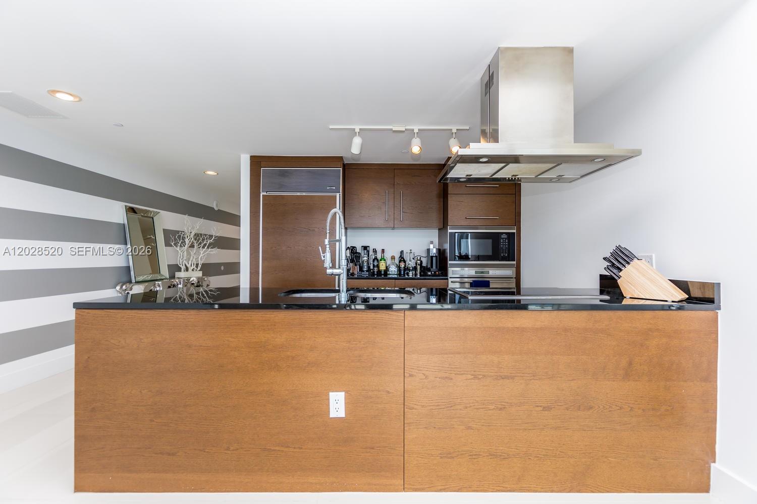 ICON BRICKELL - Residential Lease
