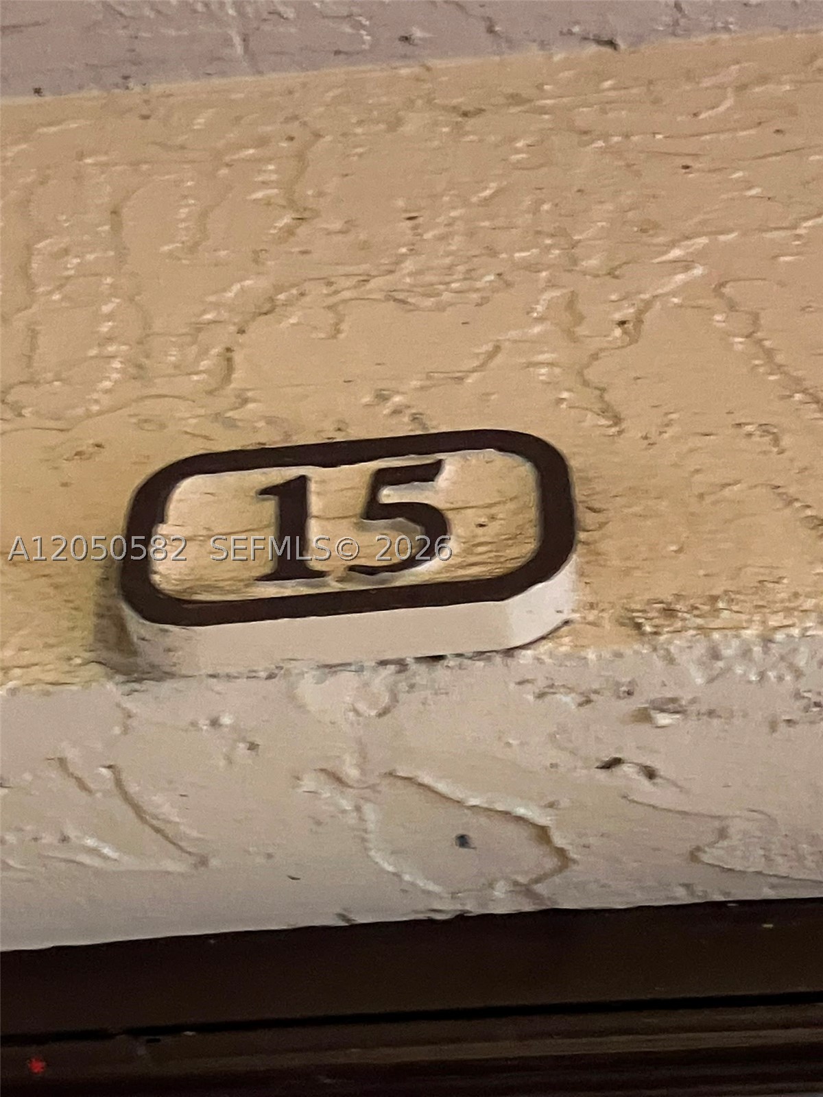 Nice unit! Ready to move in. Just painted. NO LAST MONTH REQUIRED. Great Location. Easy to show.