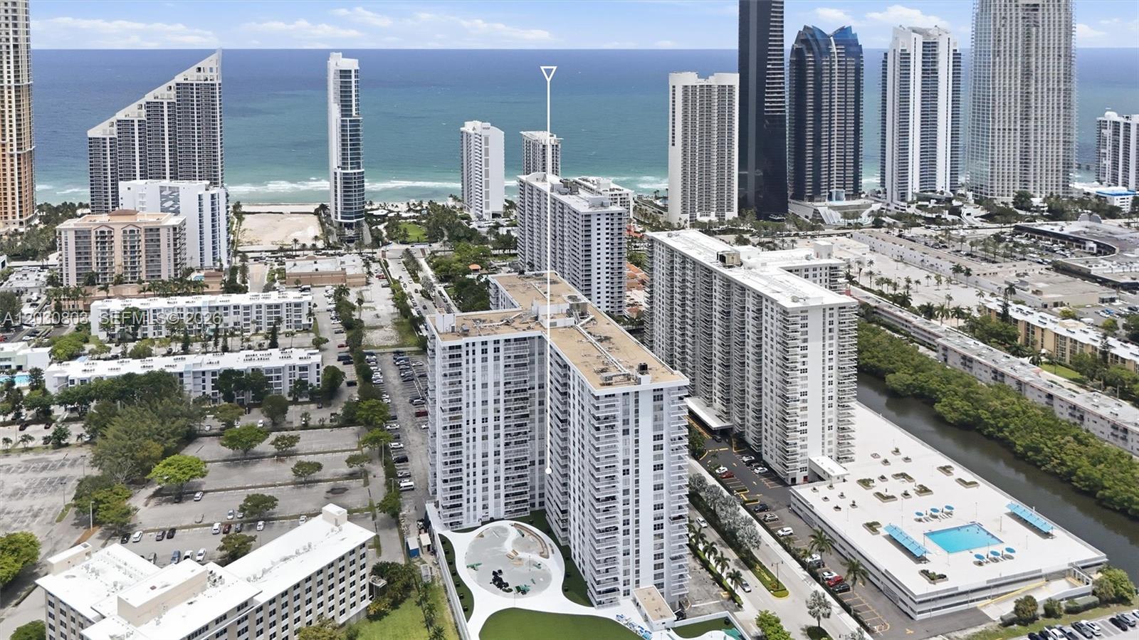 WINSTON TOWERS 400 CONDO - Residential