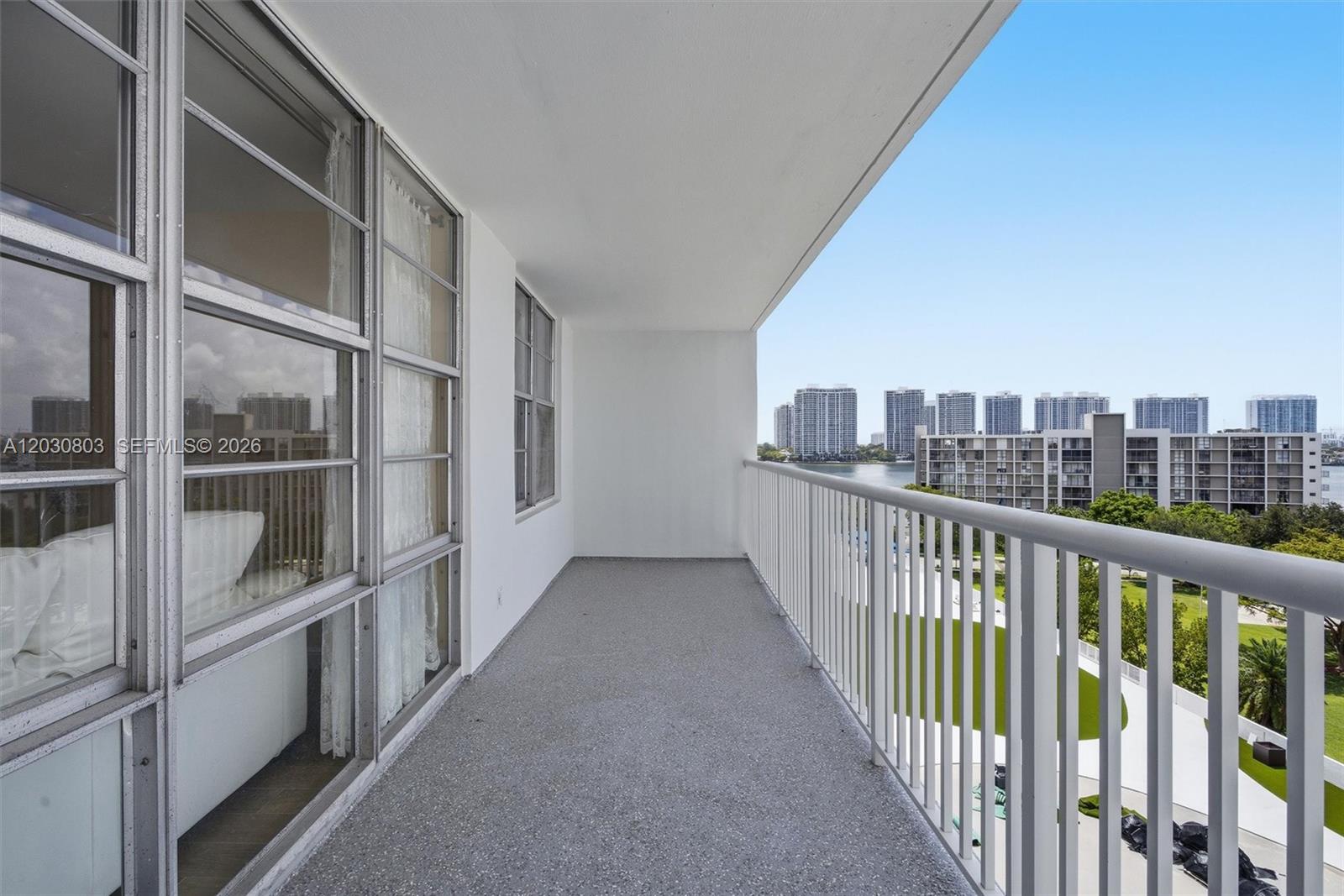 WINSTON TOWERS 400 CONDO - Residential