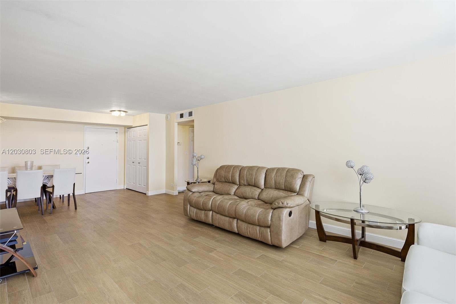 WINSTON TOWERS 400 CONDO - Residential