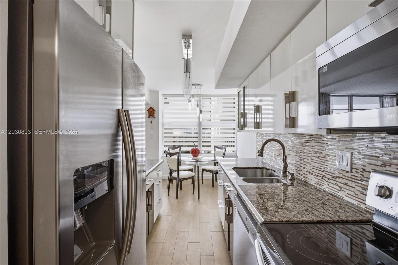 WINSTON TOWERS 400 CONDO - Residential
