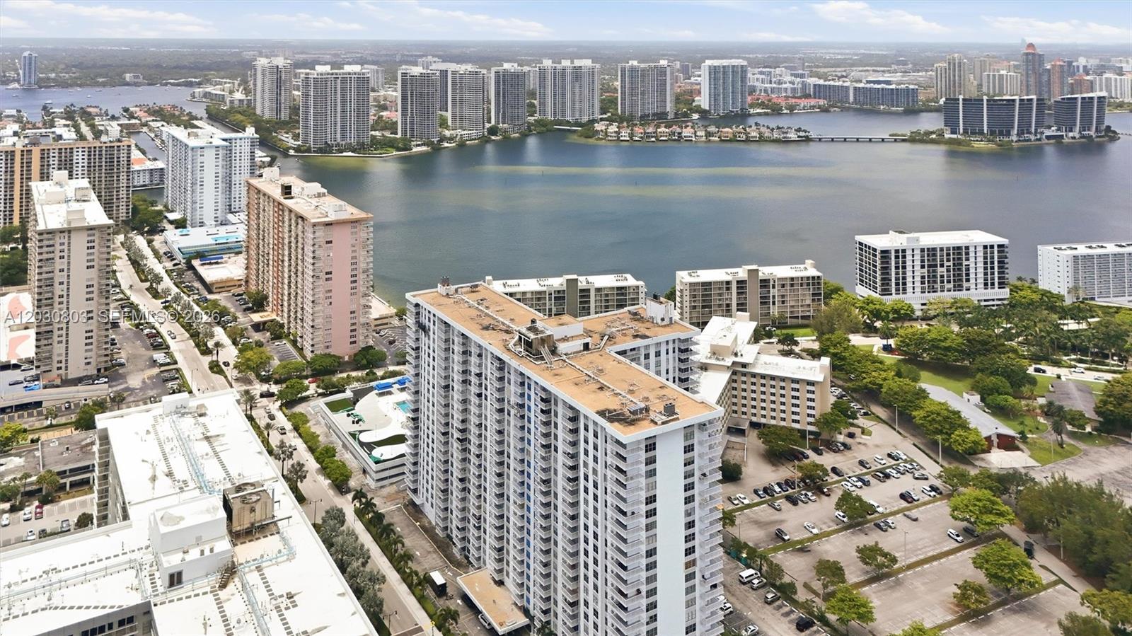 WINSTON TOWERS 400 CONDO - Residential