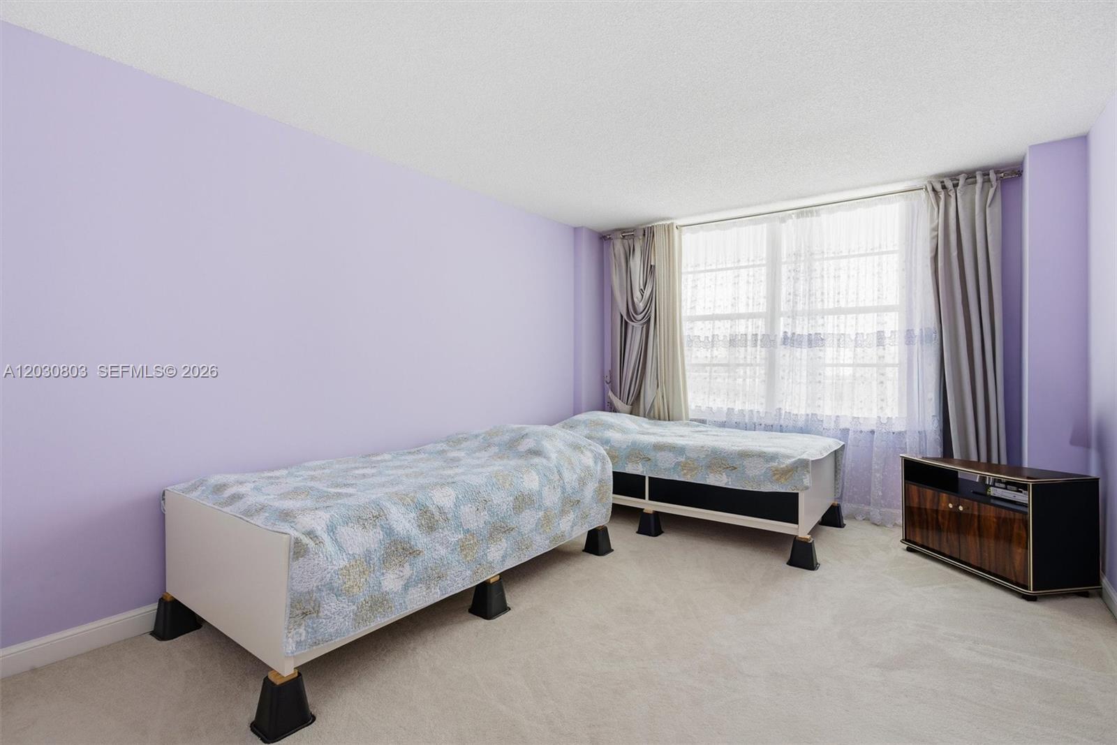 WINSTON TOWERS 400 CONDO - Residential