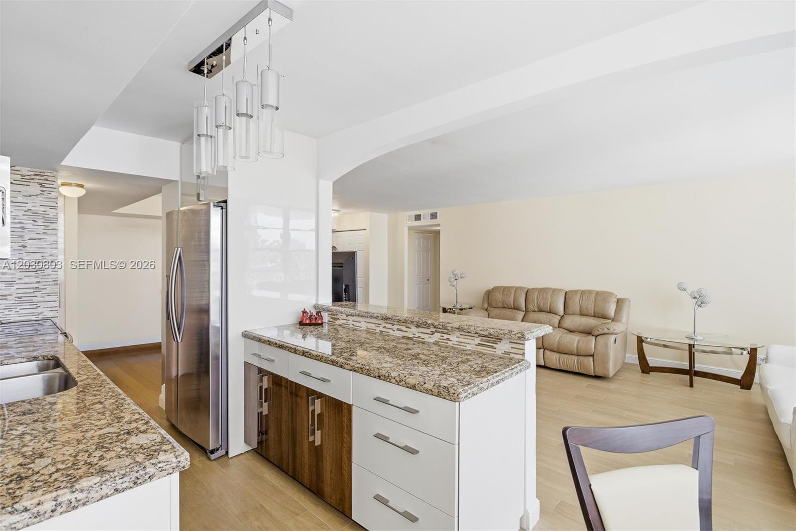 WINSTON TOWERS 400 CONDO - Residential