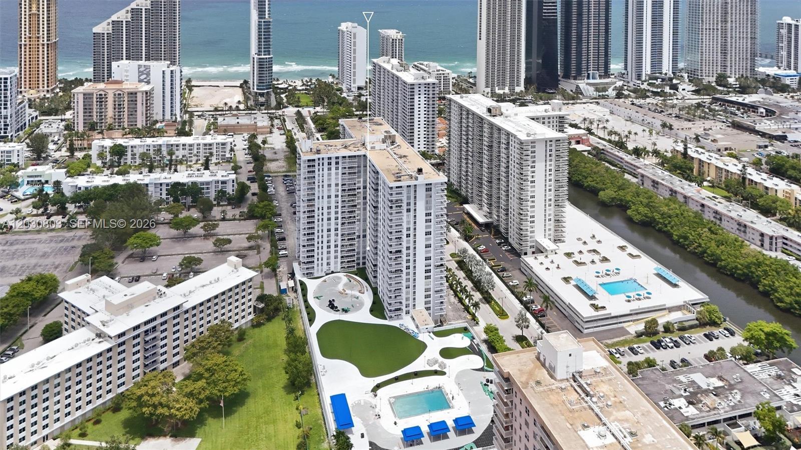 WINSTON TOWERS 400 CONDO - Residential