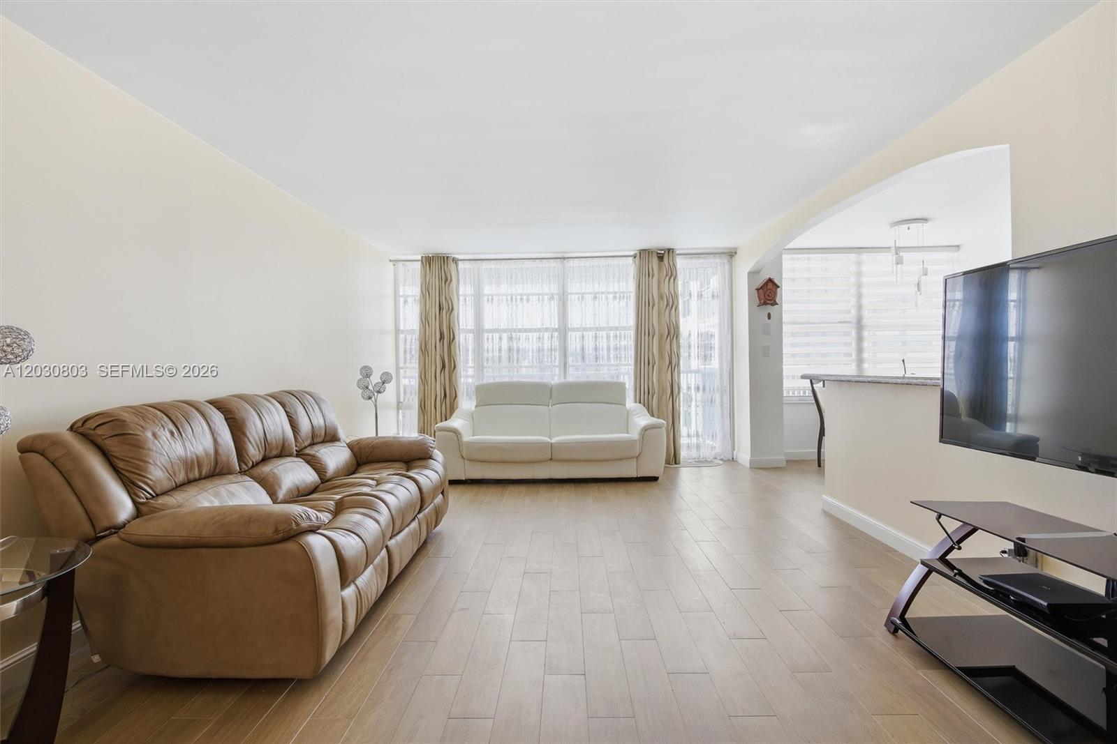 WINSTON TOWERS 400 CONDO - Residential