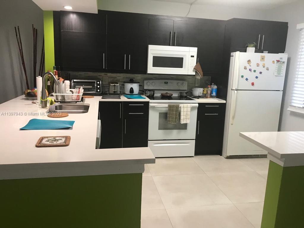 Owner offering only one bedroom for rent in the apartment located in the upscale area of Weston. The bedroom is spacious and comes with a shared bathroom that is used by both the tenant and the owner of the apartment. In addition, the tenant will have access to a washer, dryer, and kitchen. Furthermore, a parking space is included with the rental.